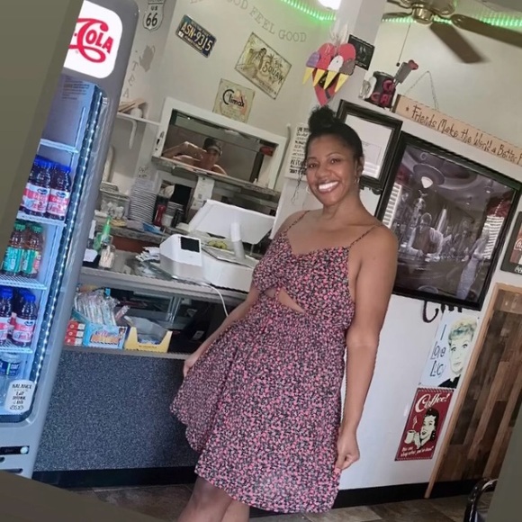 Hello, Meet Your Posher - Picture 7 of 10